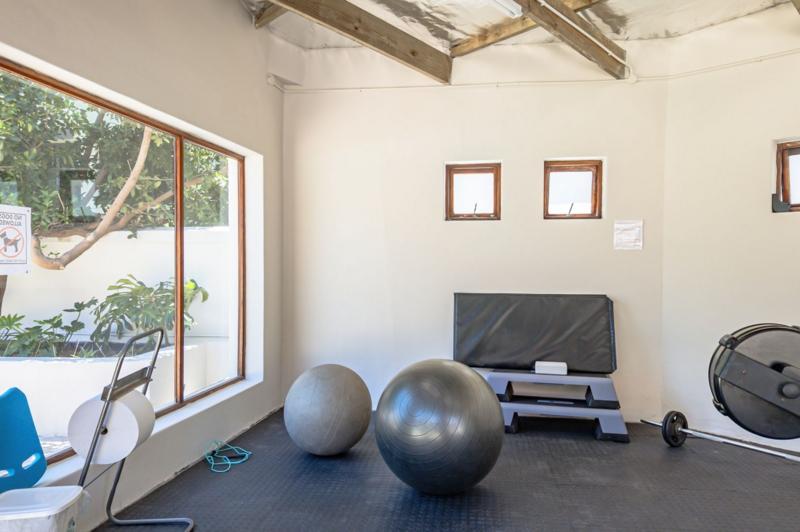 1 Bedroom Property for Sale in Sea Point Western Cape